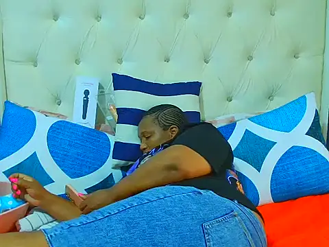 Ze-Zee99 online show from February 2026 01:41:01 PM