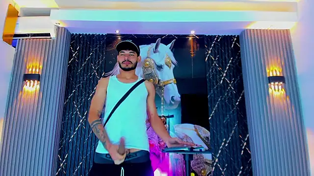 Snapshot of The_Gods_In_Diamonds chatting on January 2026 03:56:02 AM The Gods In Diamonds online show from January 2026 03:56:02 AM