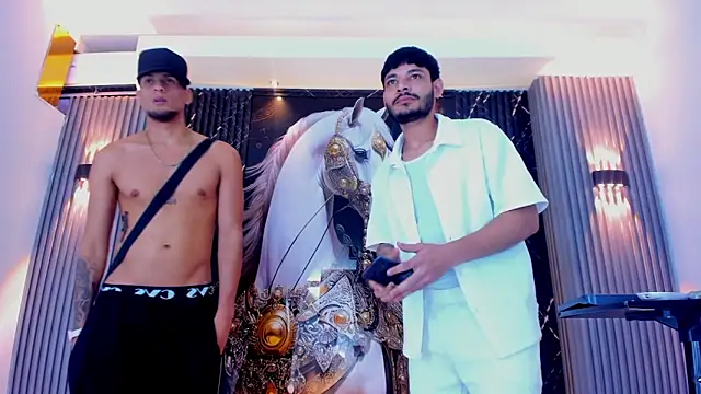 Snapshot of The_Gods_In_Diamonds chatting on February 2026 10:15:01 PM The Gods In Diamonds online show from February 2026 10:15:01 PM