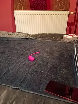 Masztisfiu2 online show from February 2026 06:42:02 AM