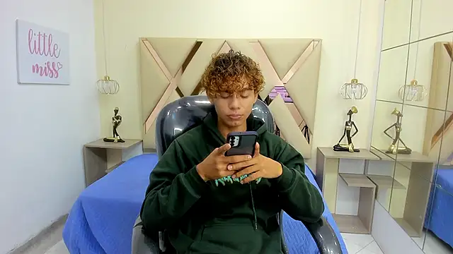 Snapshot of Anyelo_Twink chatting on February 2026 08:51:01 PM Anyelo Twink online show from February 2026 08:51:01 PM