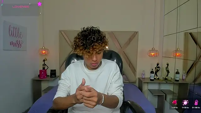 Anyelo Twink online show from June 2026 03:39:02 AM