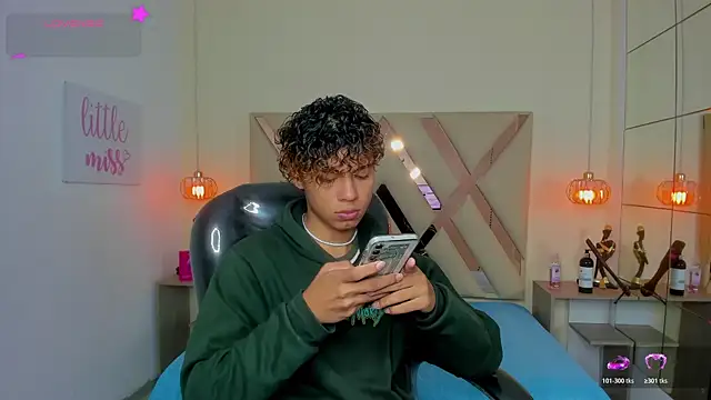 Anyelo Twink online show from June 2026 04:11:02 AM