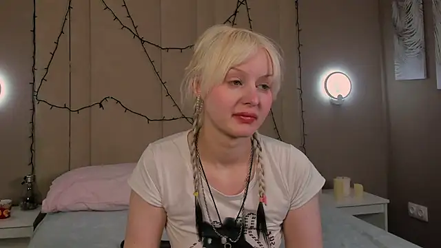 Snapshot of AdeleSilvy chatting on February 2026 01:59:02 AM AdeleSilvy online show from February 2026 01:59:02 AM