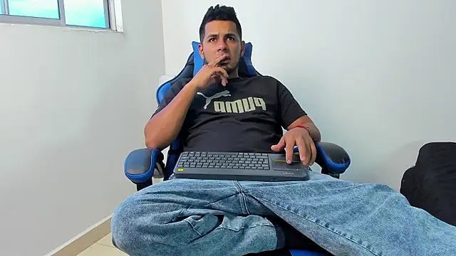 Snapshot of Kiltrohot chatting on January 2026 10:52:01 PM Kiltrohot online show from January 2026 10:52:01 PM