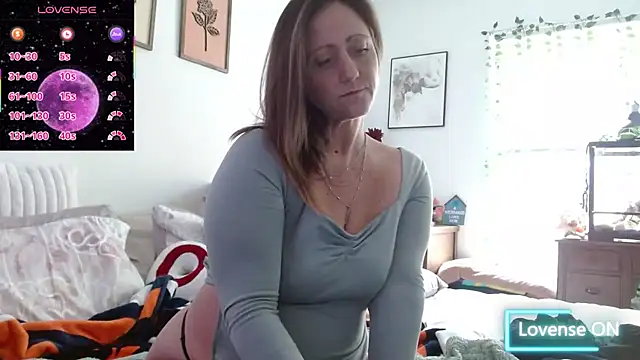 FoxyMillie online show from February 2026 04:44:01 PM