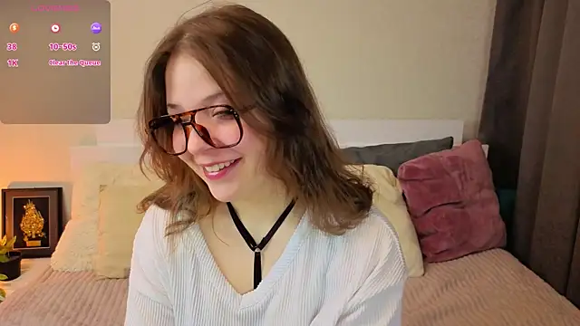 Snapshot of Next2Marie chatting on February 2026 03:29:02 AM Next2Marie online show from February 2026 03:29:02 AM