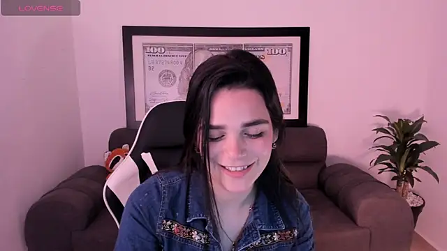 Snapshot of LucianaMoreau chatting on January 2026 02:15:01 AM LucianaMoreau online show from January 2026 02:15:01 AM