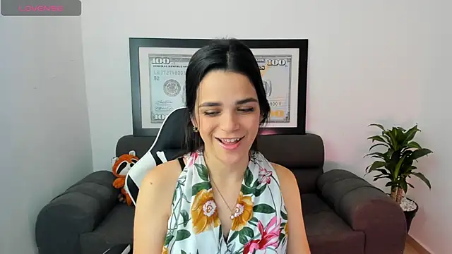 Snapshot of LucianaMoreau chatting on January 2026 09:29:01 PM LucianaMoreau online show from January 2026 09:29:01 PM