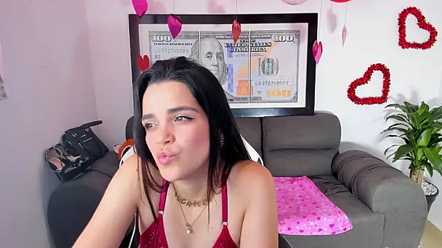 Snapshot of LucianaMoreau chatting on February 2026 09:33:01 PM LucianaMoreau online show from February 2026 09:33:01 PM