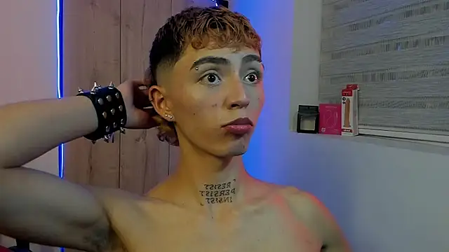 Maiky Cooper01 online show from January 2026 03:01:02 AM