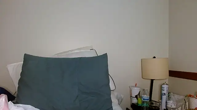 Snapshot of FrankieFuckMe chatting on February 2026 12:31:01 PM FrankieFuckMe online show from February 2026 12:31:01 PM