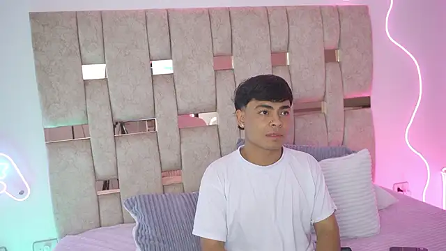 Snapshot of LiamJaxon chatting on January 2026 03:34:02 AM LiamJaxon online show from January 2026 03:34:02 AM