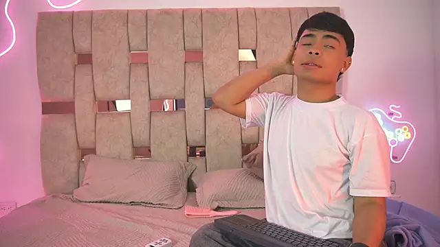 Snapshot of LiamJaxon chatting on February 2026 03:55:02 AM LiamJaxon online show from February 2026 03:55:02 AM