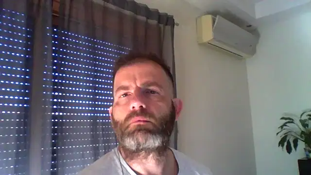 Snapshot of _grj1 chatting on April 2026 08:28:02 AM grj1 online show from April 2026 08:28:02 AM