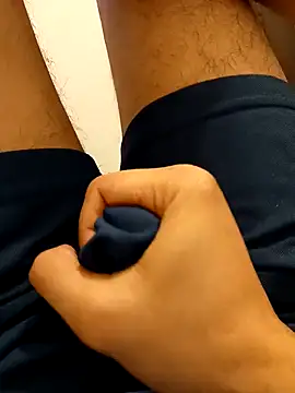 Uzieham22 online show from April 2026 12:15:02 PM