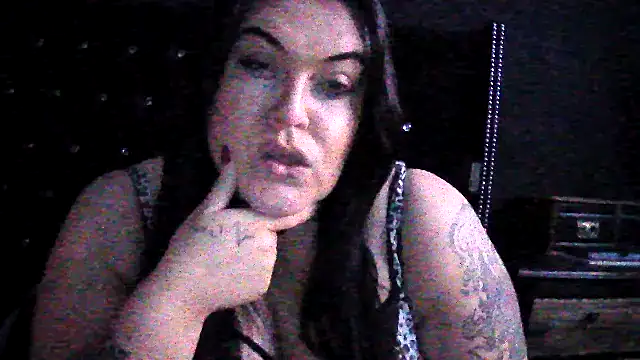 Snapshot of Miss_CurvesXXX chatting on January 2026 11:30:01 PM Miss CurvesXXX online show from January 2026 11:30:01 PM