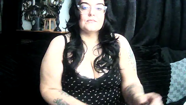 Snapshot of Miss_CurvesXXX chatting on February 2026 06:06:02 AM Miss CurvesXXX online show from February 2026 06:06:02 AM