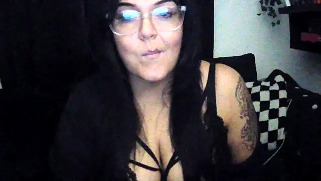 Snapshot of Miss_CurvesXXX chatting on February 2026 05:08:01 PM Miss CurvesXXX online show from February 2026 05:08:01 PM