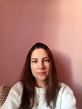 Snapshot of She-Moon chatting on January 2026 07:46:02 AM She-Moon online show from January 2026 07:46:02 AM