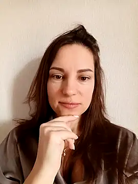 Snapshot of She-Moon chatting on February 2026 06:59:02 AM She-Moon online show from February 2026 06:59:02 AM