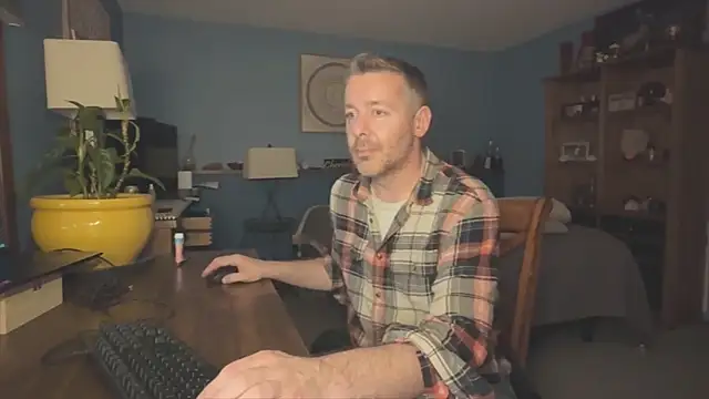 chrisw8140 online show from May 2026 04:39:02 AM