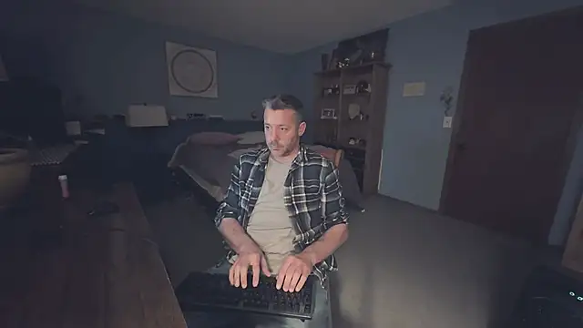 chrisw8140 online show from May 2026 03:33:01 AM