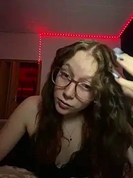 Snapshot of YoungLisaa18 chatting on February 2026 08:07:02 PM YoungLisaa18 online show from February 2026 08:07:02 PM