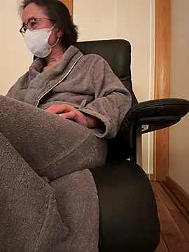 Snapshot of hiroshi-1964 chatting on February 2026 03:00:01 PM hiroshi-1964 online show from February 2026 03:00:01 PM