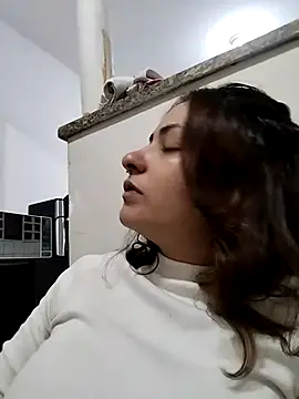 carazinho2128 online show from February 2026 03:39:01 AM