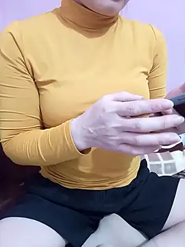 Snapshot of Phoebe-e chatting on February 2026 01:38:01 PM Phoebe-e online show from February 2026 01:38:01 PM