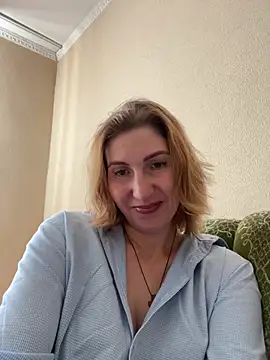 Snapshot of _Crystal_2 chatting on January 2026 11:59:02 AM Crystal 2 online show from January 2026 11:59:02 AM