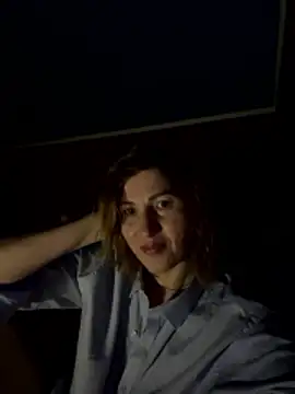 Snapshot of _Crystal_2 chatting on January 2026 03:43:02 AM Crystal 2 online show from January 2026 03:43:02 AM