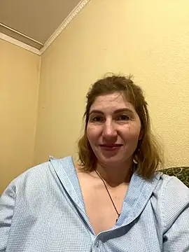 Snapshot of _Crystal_2 chatting on January 2026 05:06:02 PM Crystal 2 online show from January 2026 05:06:02 PM