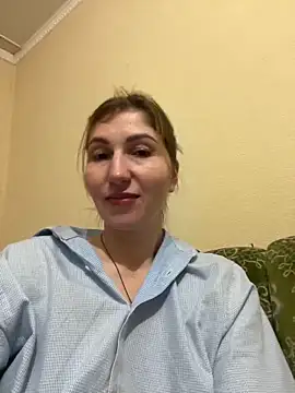 Snapshot of _Crystal_2 chatting on January 2026 04:11:01 PM Crystal 2 online show from January 2026 04:11:01 PM