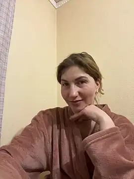 Snapshot of _Crystal_2 chatting on January 2026 09:24:01 PM Crystal 2 online show from January 2026 09:24:01 PM