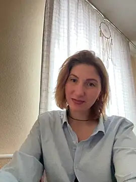 Snapshot of _Crystal_2 chatting on February 2026 01:26:01 PM Crystal 2 online show from February 2026 01:26:01 PM