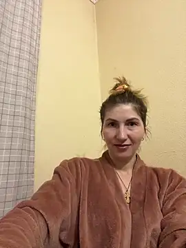 Snapshot of _Crystal_2 chatting on February 2026 03:48:02 PM Crystal 2 online show from February 2026 03:48:02 PM