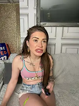 Snapshot of Demi_Lovex chatting on February 2026 09:20:01 PM Demi Lovex online show from February 2026 09:20:01 PM