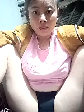 Snapshot of kaia-cam chatting on January 2026 01:28:02 PM kaia-cam online show from January 2026 01:28:02 PM