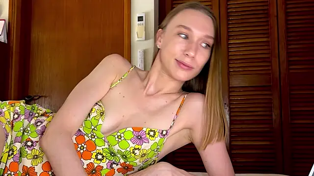 Snapshot of Linaspicee chatting on February 2026 07:13:01 AM Linaspicee online show from February 2026 07:13:01 AM