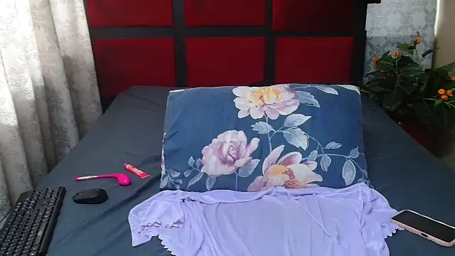 Snapshot of EbonySexySlim chatting on February 2026 06:12:02 AM EbonySexySlim online show from February 2026 06:12:02 AM