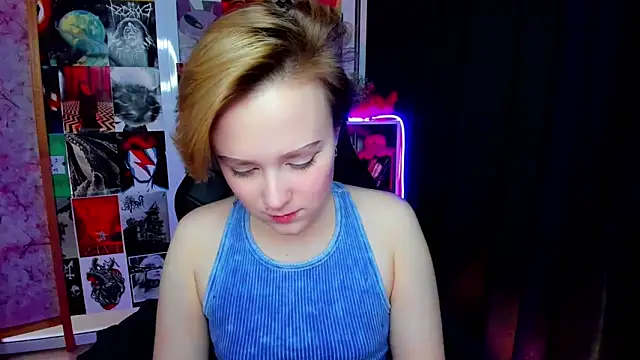 Snapshot of Ellie_Heavenly chatting on February 2026 01:57:02 AM Ellie Heavenly online show from February 2026 01:57:02 AM