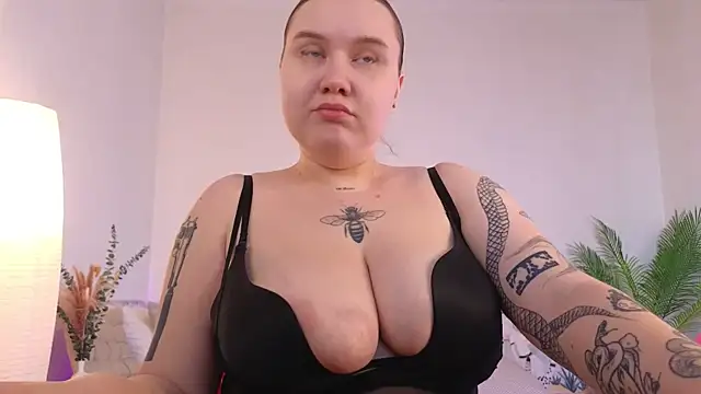 Snapshot of casey_robbinss chatting on February 2026 07:56:02 AM casey robbinss online show from February 2026 07:56:02 AM