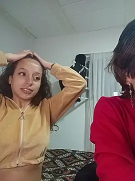 AlexxaAndRileyy online show from May 2026 03:40:01 PM