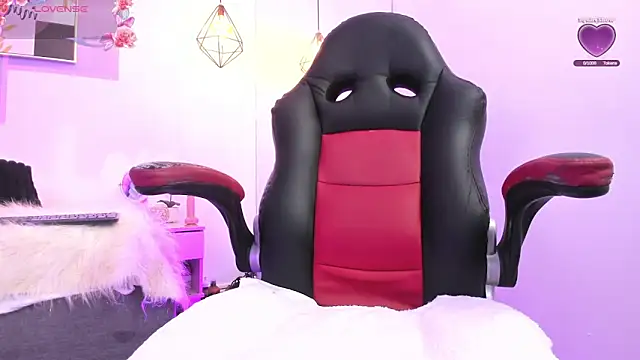 Snapshot of april_jones05 chatting on February 2026 11:19:02 AM april jones05 online show from February 2026 11:19:02 AM