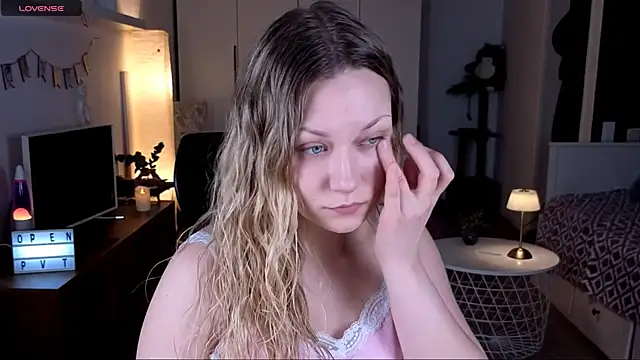 missyourtouch online show from April 2026 05:32:02 PM
