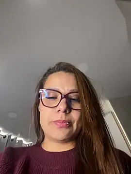 Pretty  Milf online show from May 2026 05:54:02 PM