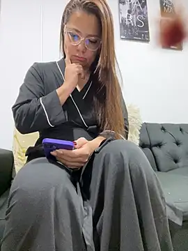 Pretty  Milf online show from May 2026 10:24:02 AM