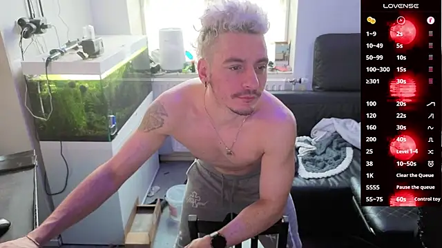 Rayzel White online show from February 2026 01:18:01 PM